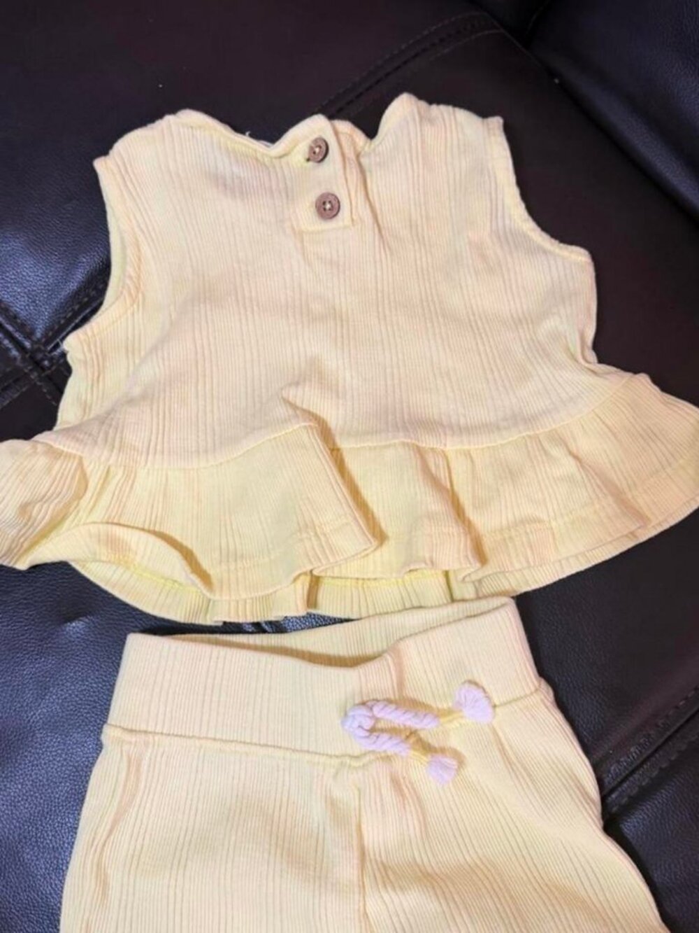 Jessica Simpson Baby Girls Yellow Ribbed Ruffle Set 3–6 Months - Picture 4 of 5
